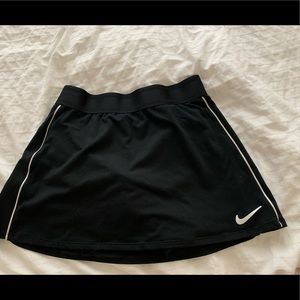 Black Nike tennis skirt